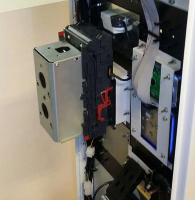 Kombinierter Krankenhaus-Automat 350W fertigte Farbe für Frucht Juice Snack besonders an