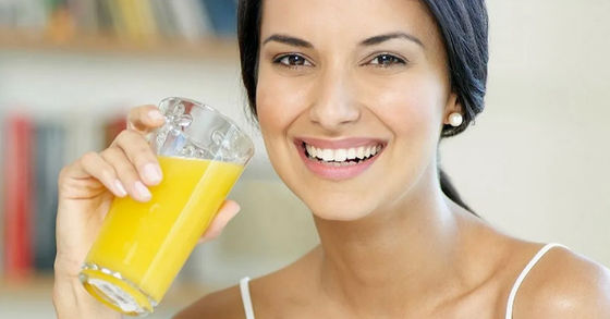 Juice Automatic Cold Drink Vending-Maschinen-Auszieher, der 1600W abkühlt 150W erhitzt